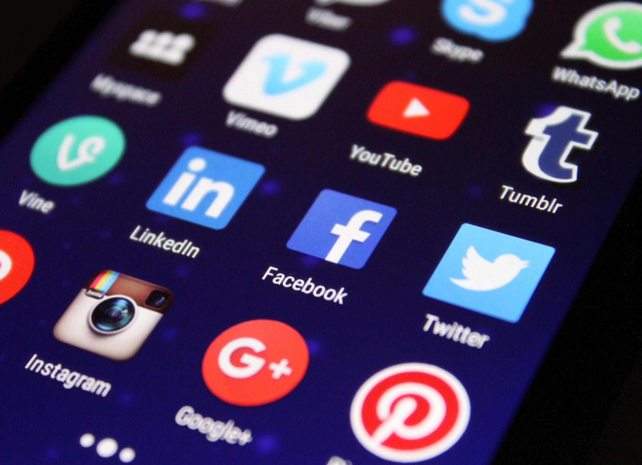 Different Ways Social Media can Help Reduce Operating Costs